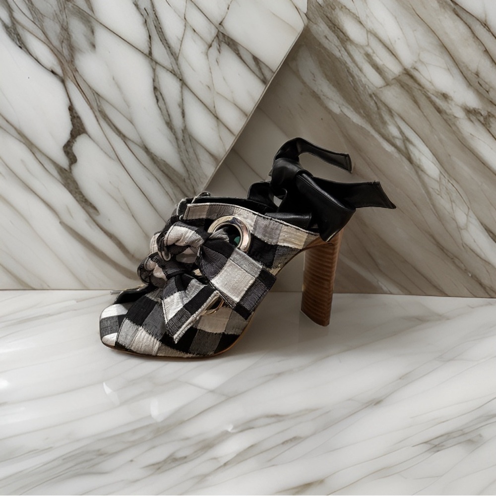 Gorgeous brand new shoes 💙 Miista designed in London handcrafted in Spain